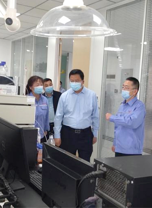 鄒曉剛區長一行蒞臨藍曉產業園調研
