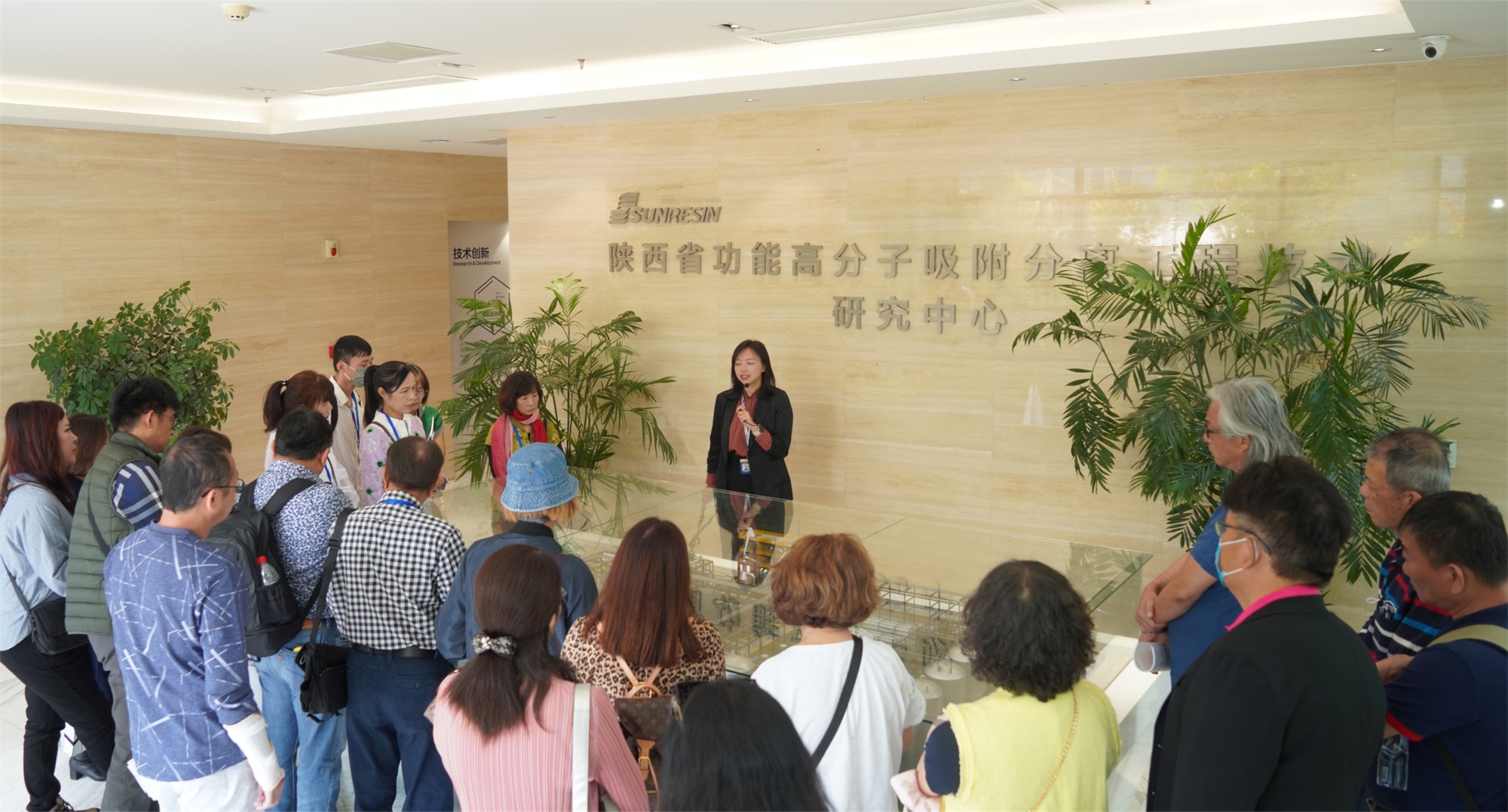 莘莘藍海意,曉映兩岸情 莘莘藍海意,曉映兩岸情